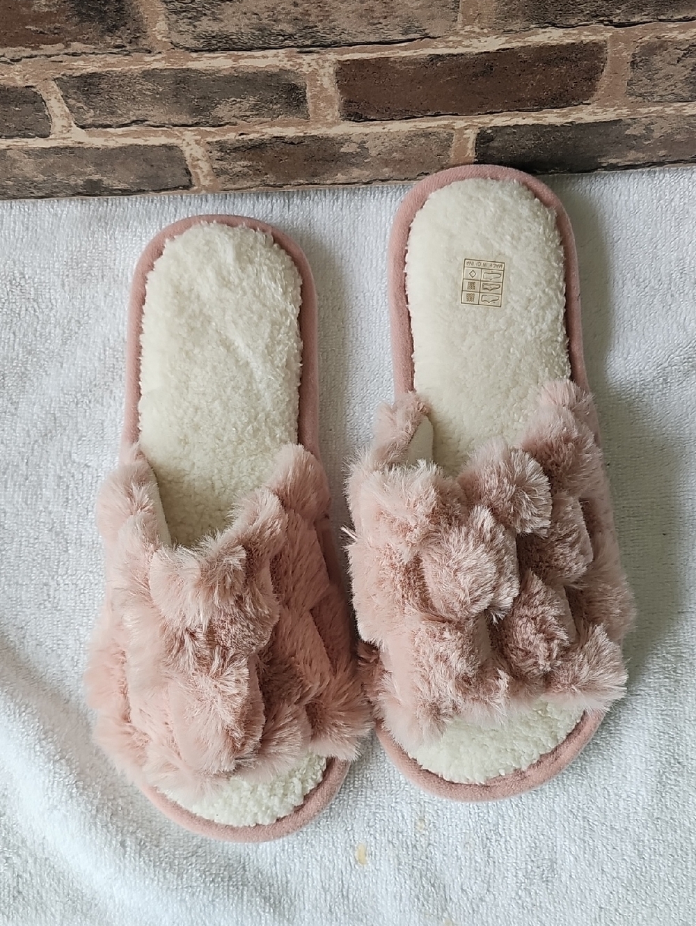 Plush Pink Women's Fuzzy Slide Slippers